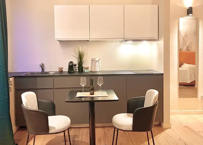 W83 House Como