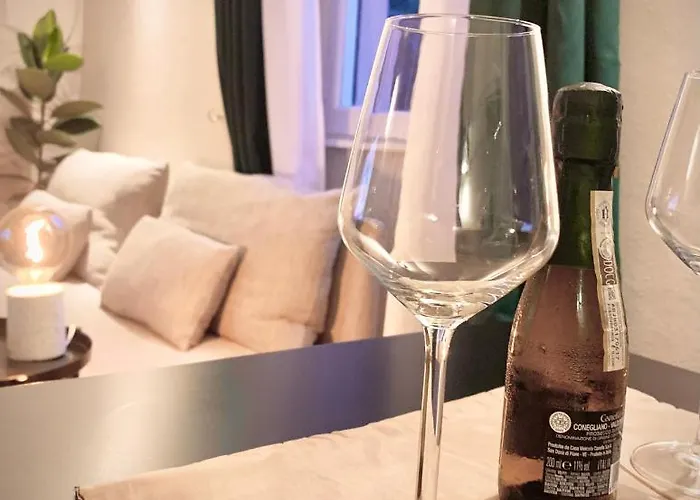 W83 House Apartmán Como